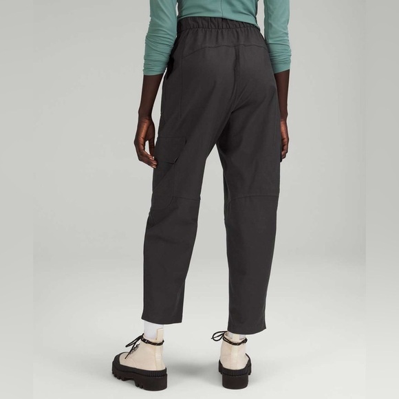 Lululemon Light Utilitech Cargo Pocket High-Rise Pant
Graphite Grey Size 27 - Picture 3 of 10